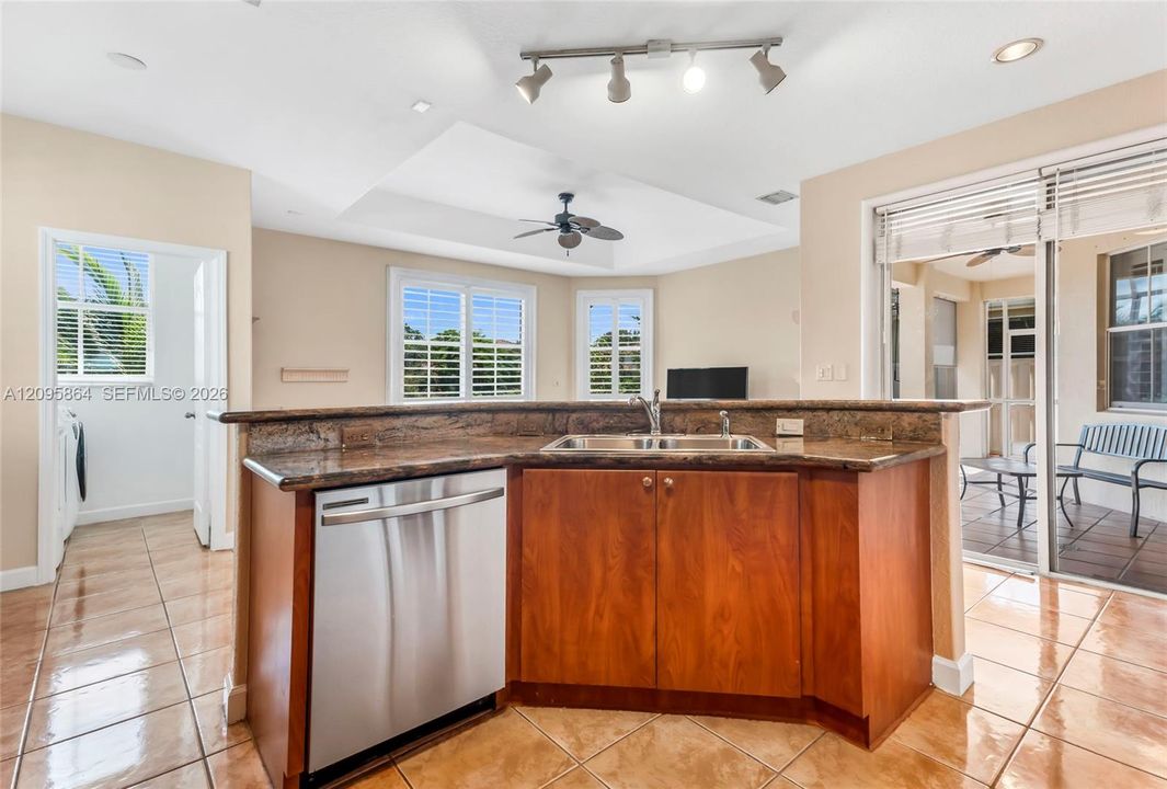 For Sale: $720,000 (3 beds, 2 baths, 1998 Square Feet)
