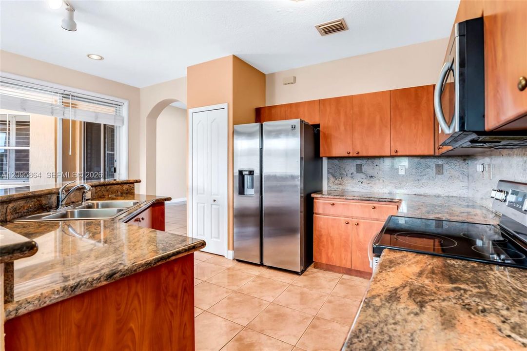 For Sale: $720,000 (3 beds, 2 baths, 1998 Square Feet)