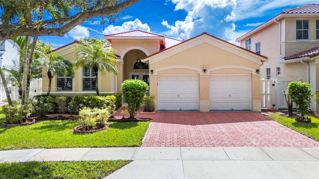 For Sale: $720,000 (3 beds, 2 baths, 1998 Square Feet)