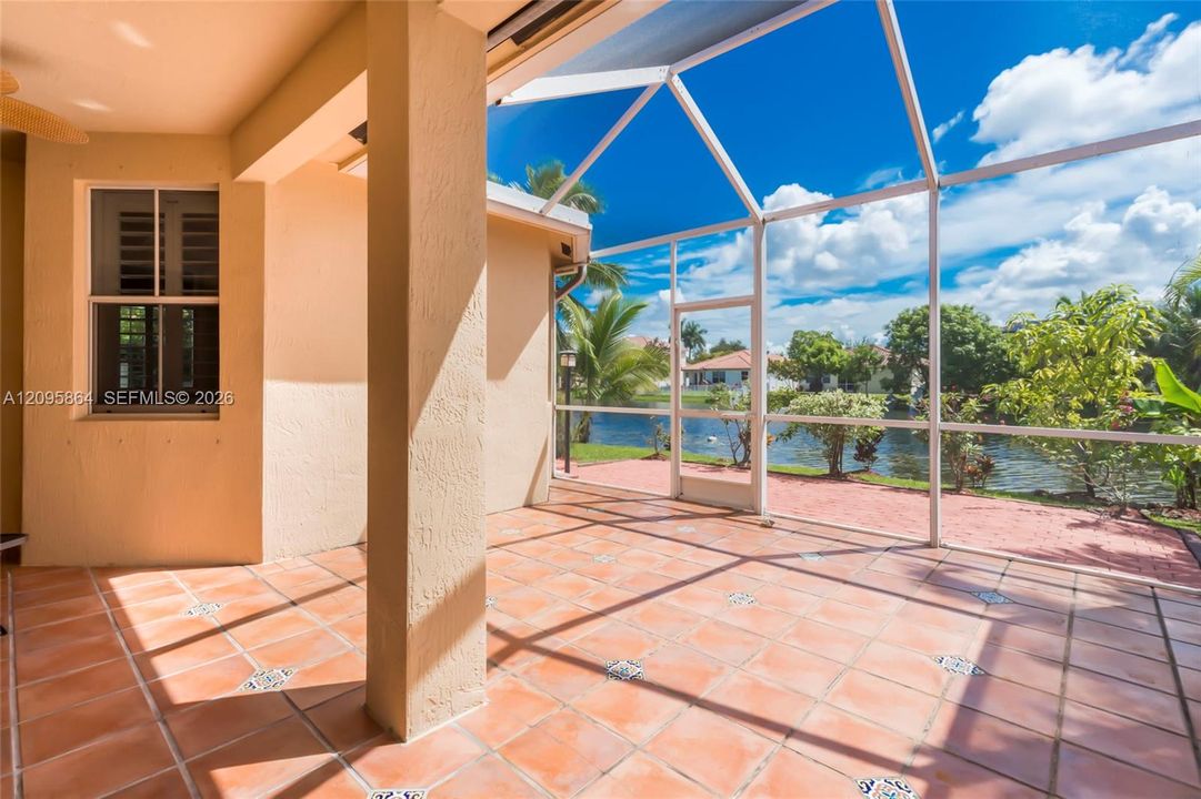 For Sale: $720,000 (3 beds, 2 baths, 1998 Square Feet)