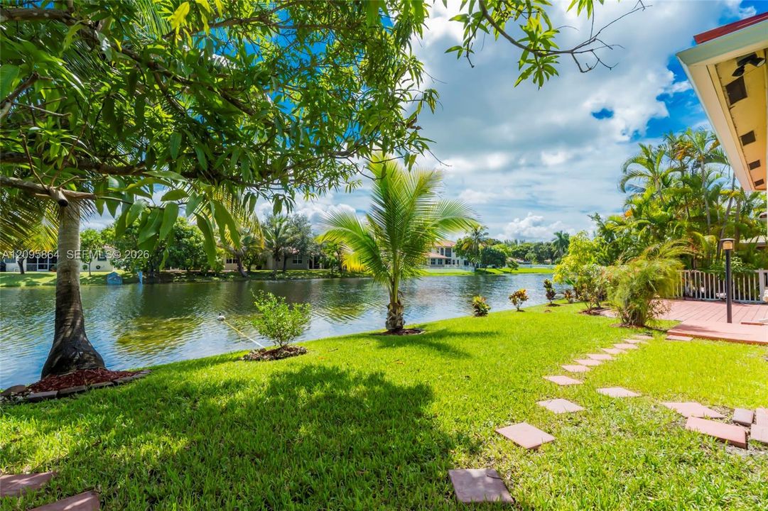 For Sale: $720,000 (3 beds, 2 baths, 1998 Square Feet)