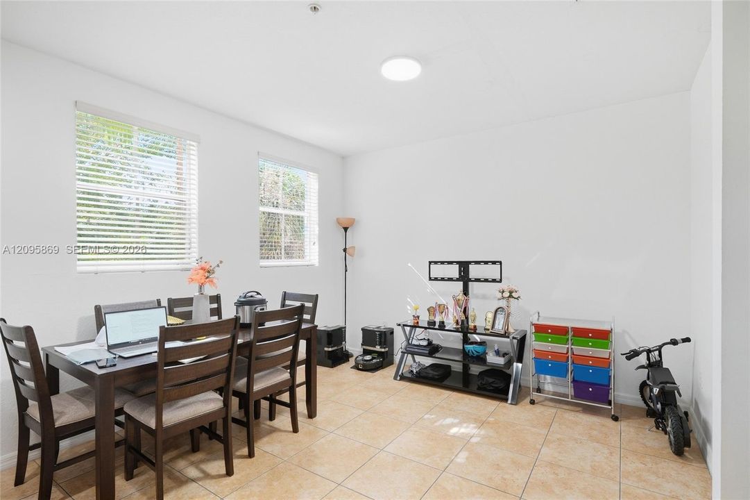 For Sale: $510,000 (3 beds, 2 baths, 1503 Square Feet)