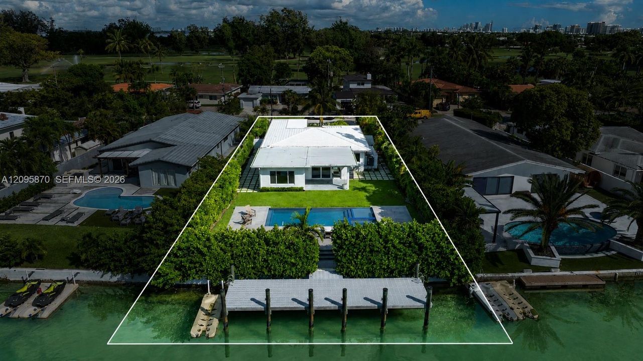 На продажу: $3,900,000 (4 спален, 3 ванн, 2326 Квадратных фут)