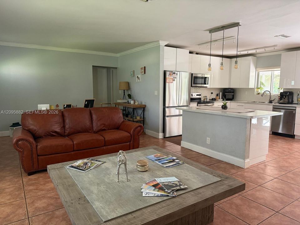 En Venta: $2,000,000 (3 camas, 2 baños, 1740 Pies cuadrados)