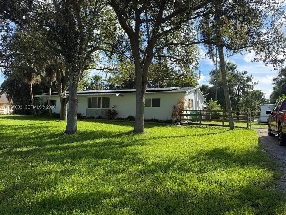 En Venta: $2,000,000 (3 camas, 2 baños, 1740 Pies cuadrados)