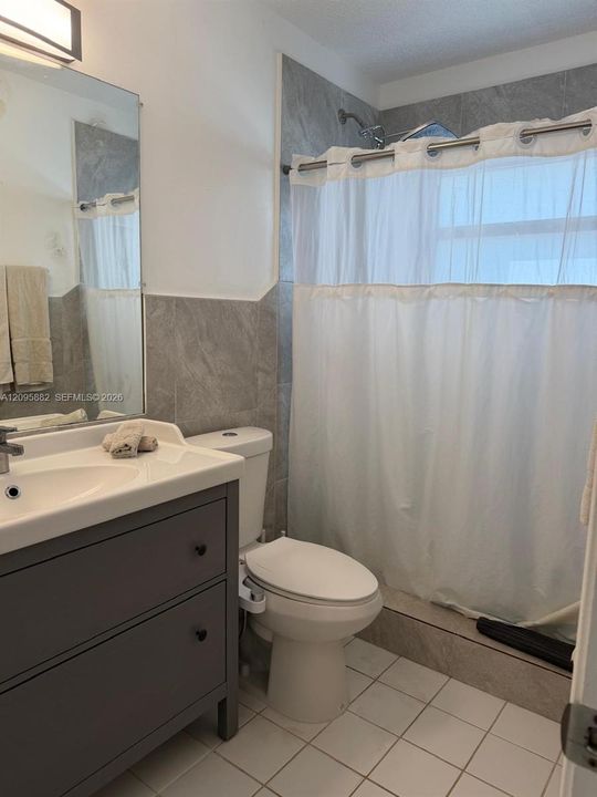 En Venta: $2,000,000 (3 camas, 2 baños, 1740 Pies cuadrados)