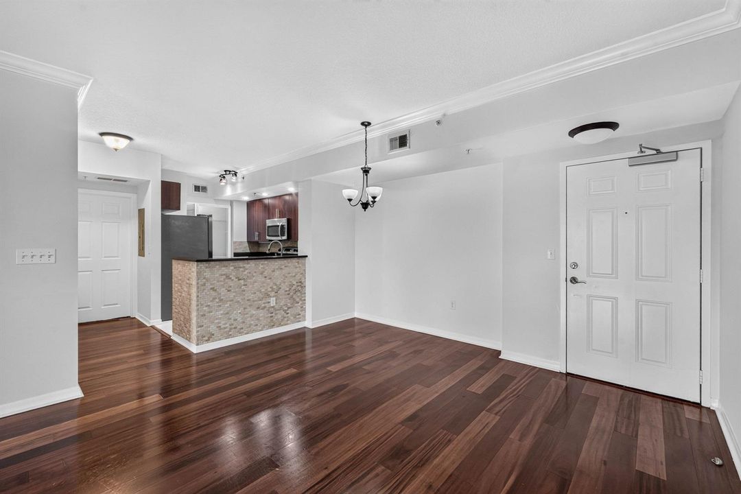 Dining/Kitchen