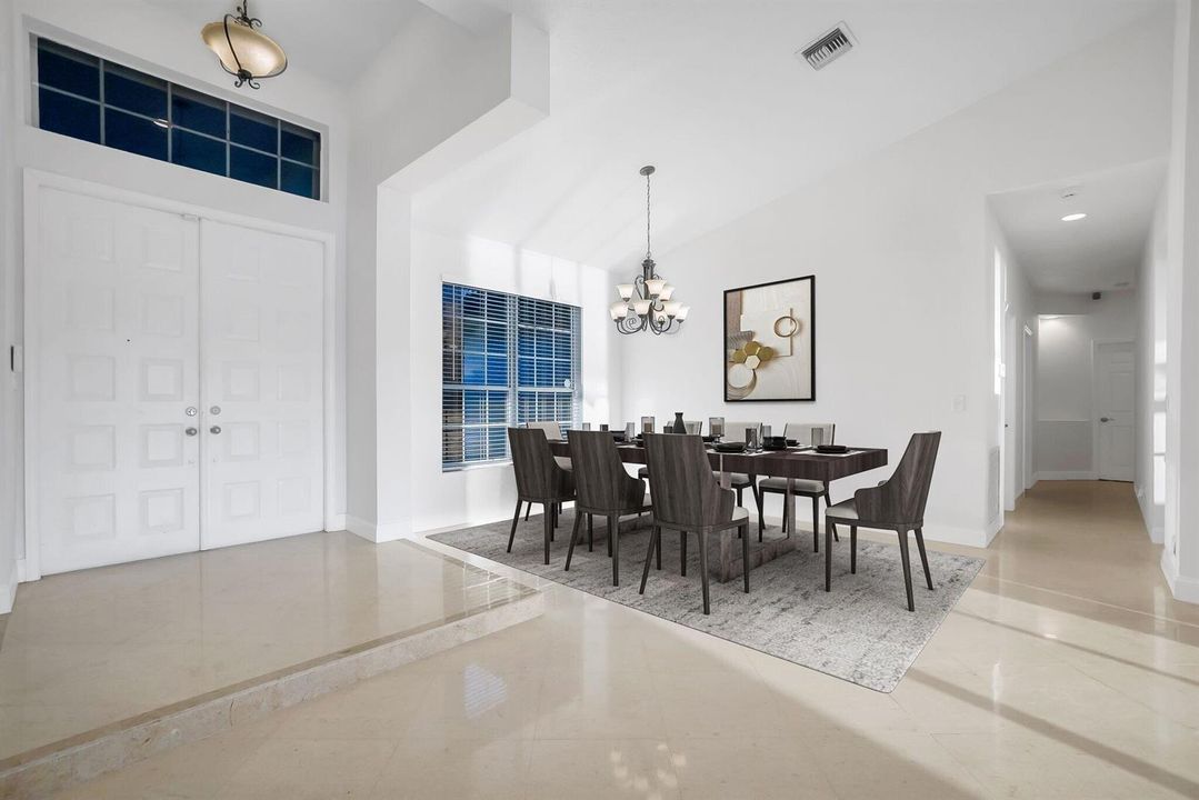 26 Dining Room Staged