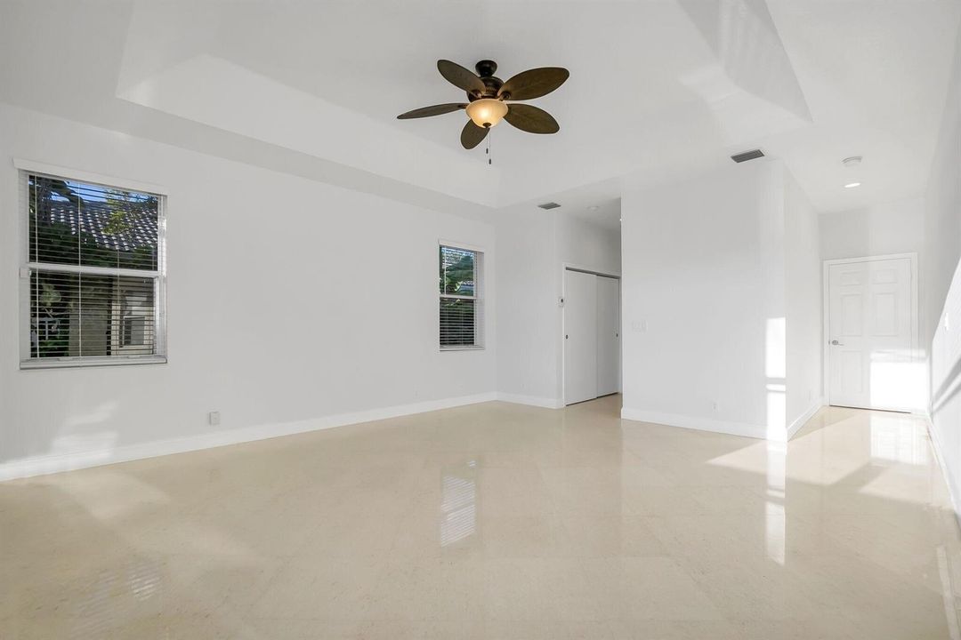 31 Masterbedroom Corner View