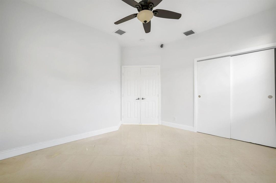 28 Office Interior