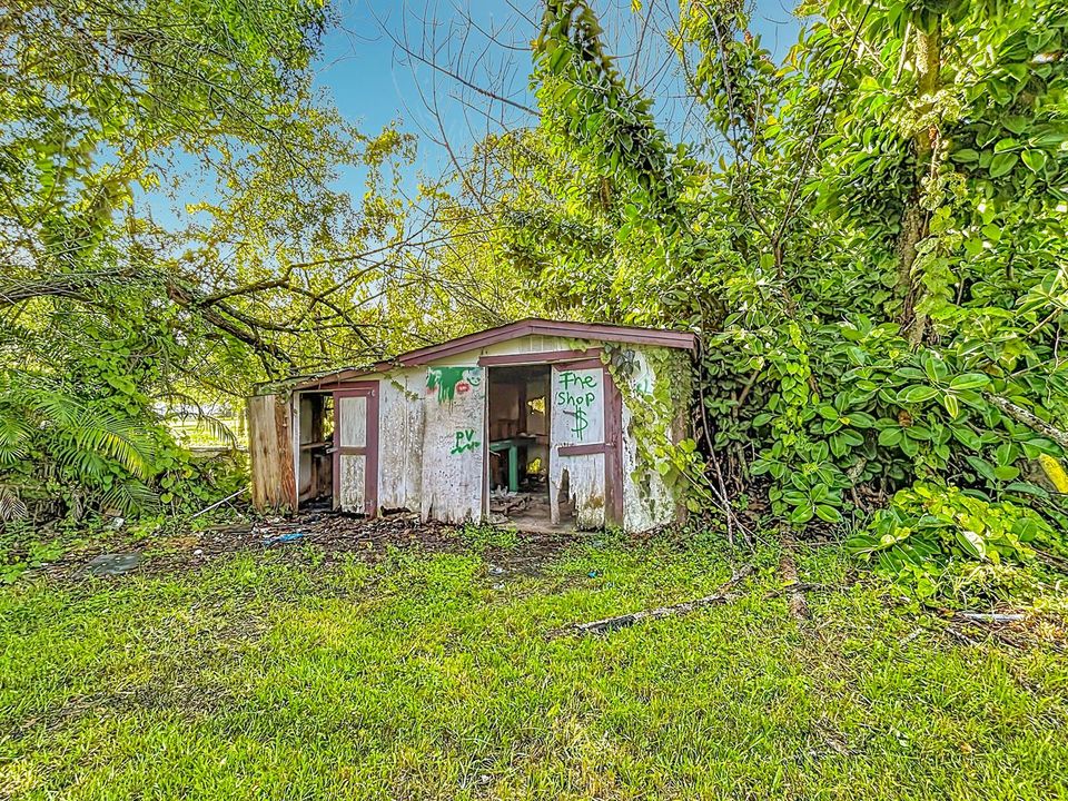 2930 Middle Road-42
