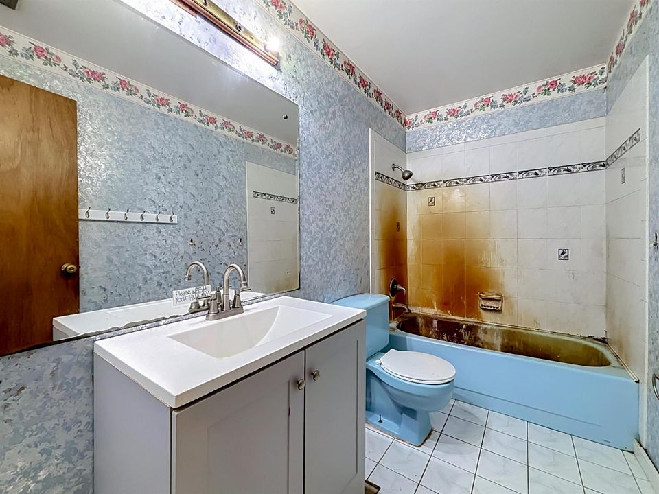2930 Middle Road-23