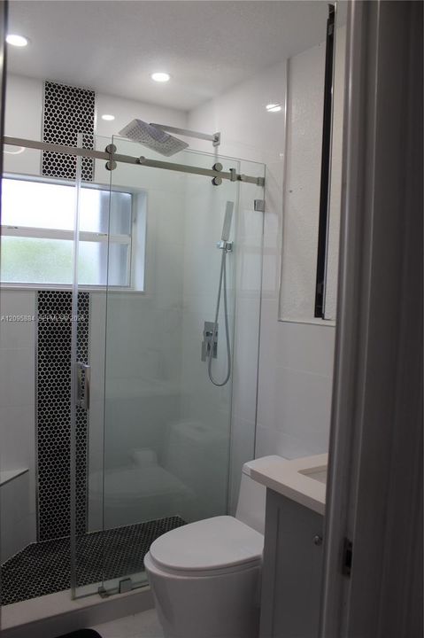 For Rent: $2,500 (2 beds, 1 baths, 1624 Square Feet)