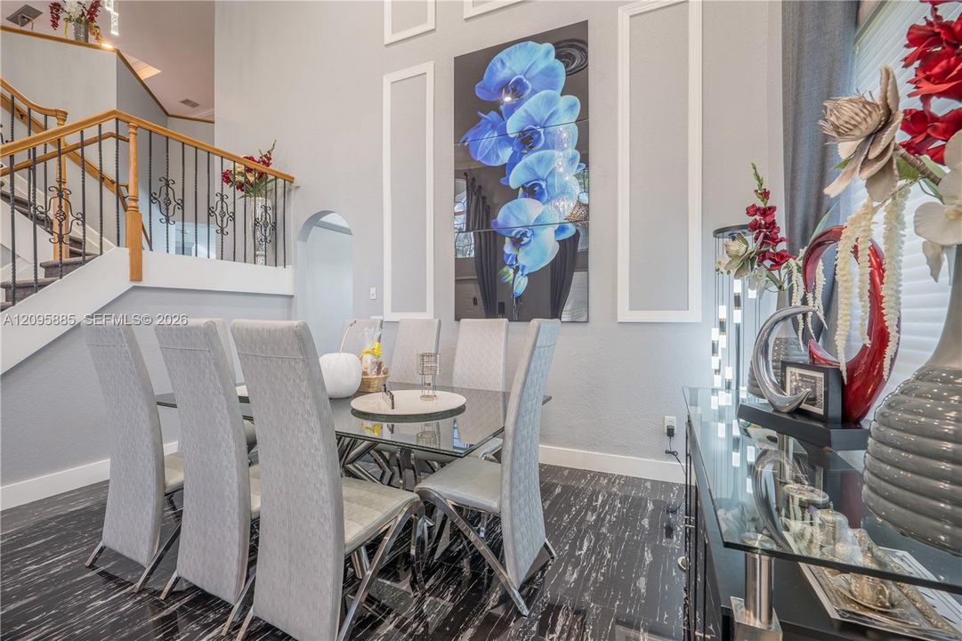 En Venta: $1,399,000 (4 camas, 3 baños, 3453 Pies cuadrados)