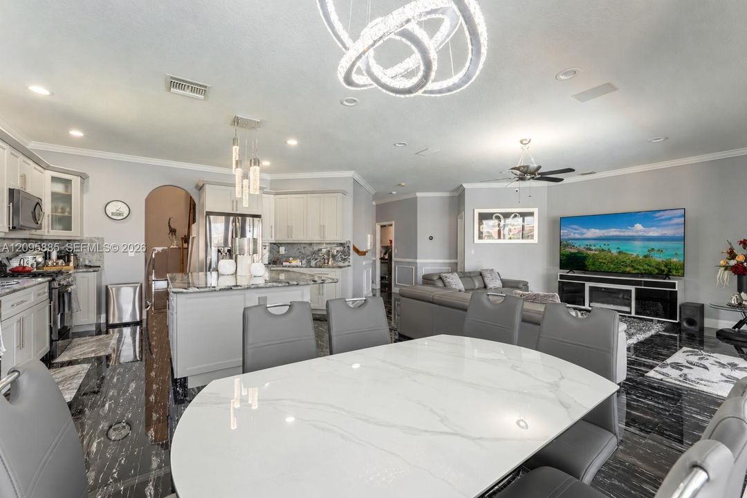 En Venta: $1,399,000 (4 camas, 3 baños, 3453 Pies cuadrados)