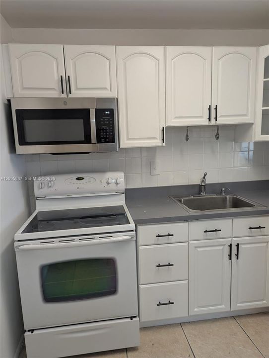 В аренду: $1,800 (1 спален, 1 ванн, 780 Квадратных фут)