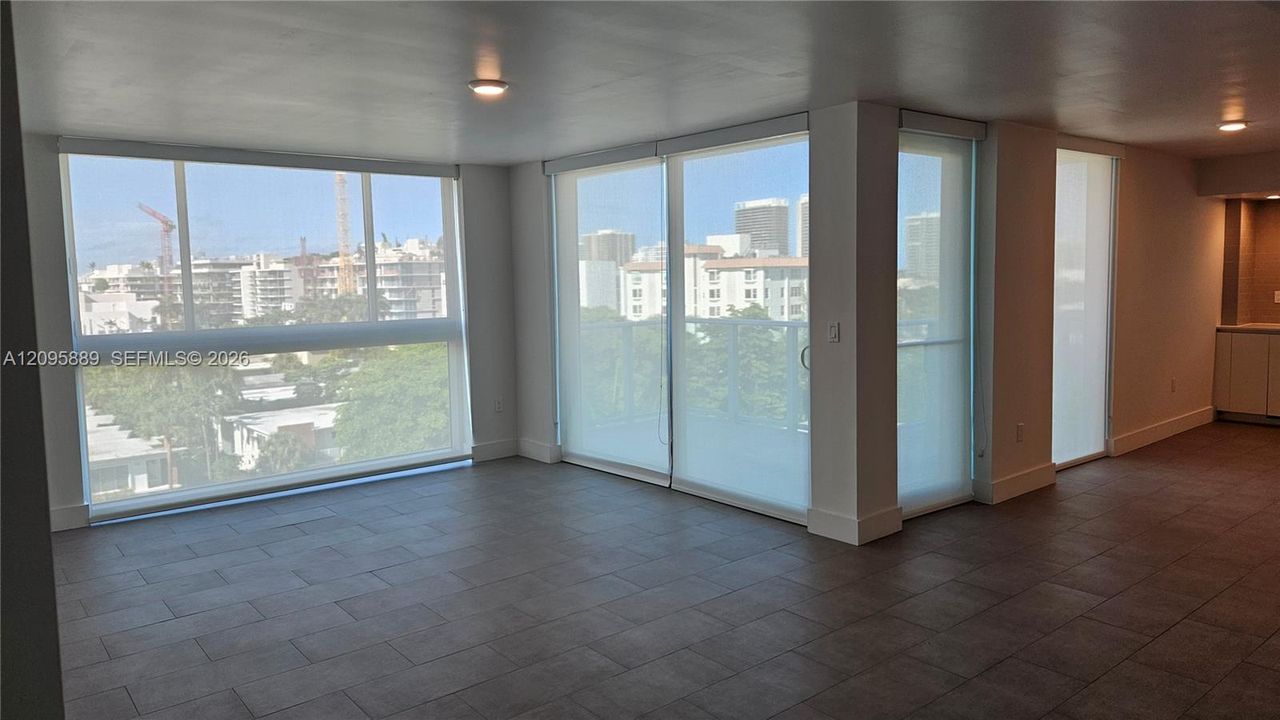 На продажу: $609,000 (2 спален, 2 ванн, 1325 Квадратных фут)