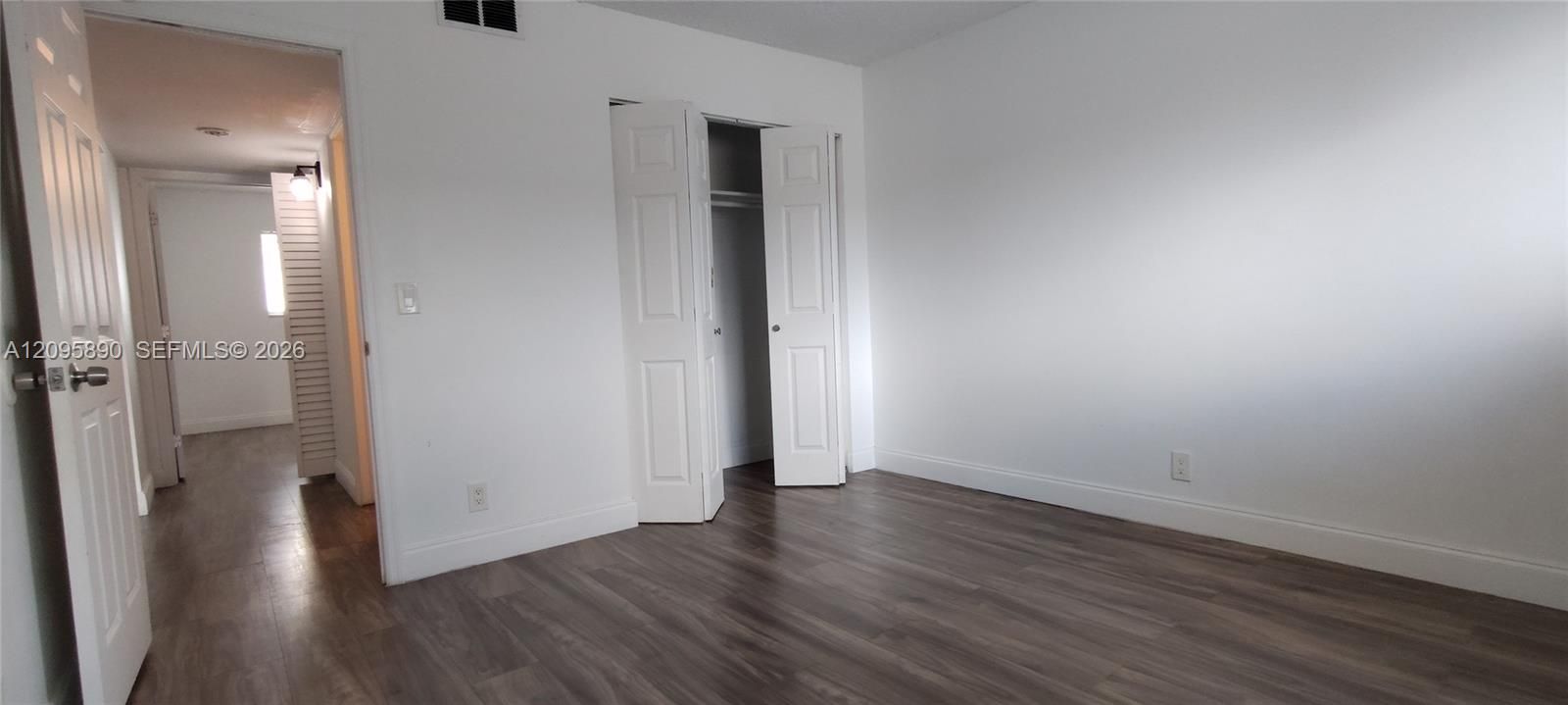 For Sale: $146,500 (2 beds, 1 baths, 756 Square Feet)