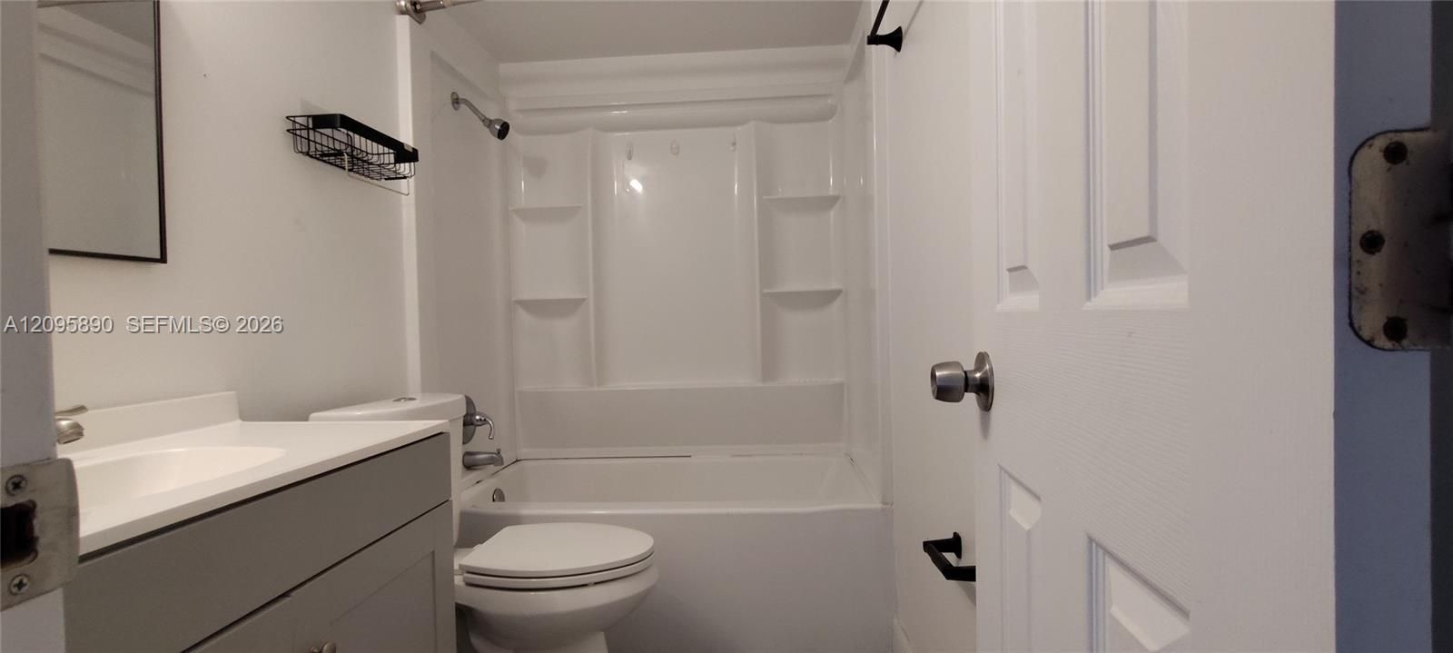 For Sale: $146,500 (2 beds, 1 baths, 756 Square Feet)