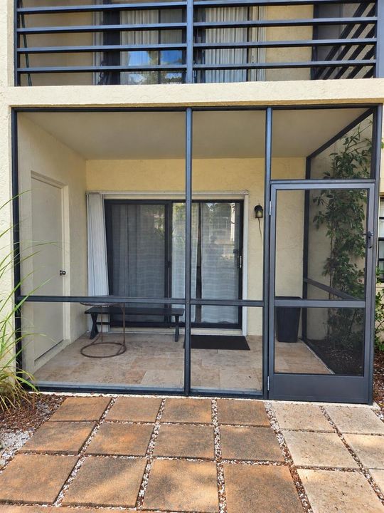 Screened in porch-4
