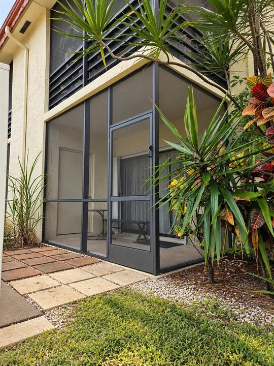 Screened in porch