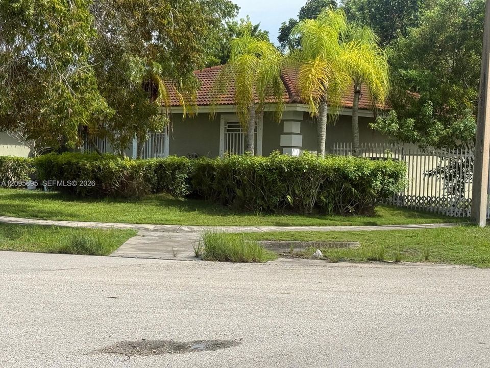For Sale: $575,000 (3 beds, 2 baths, 1521 Square Feet)