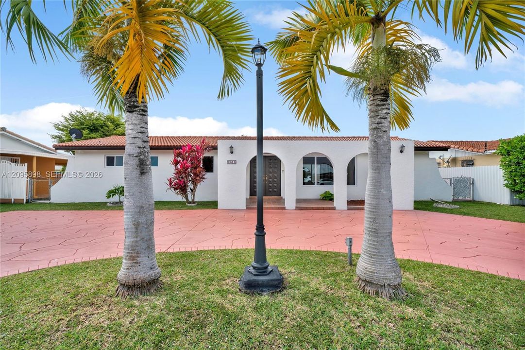 For Rent: $3,500 (3 beds, 2 baths, 1416 Square Feet)