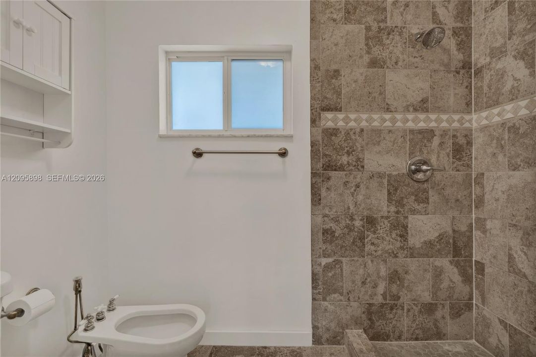 For Rent: $3,500 (3 beds, 2 baths, 1416 Square Feet)