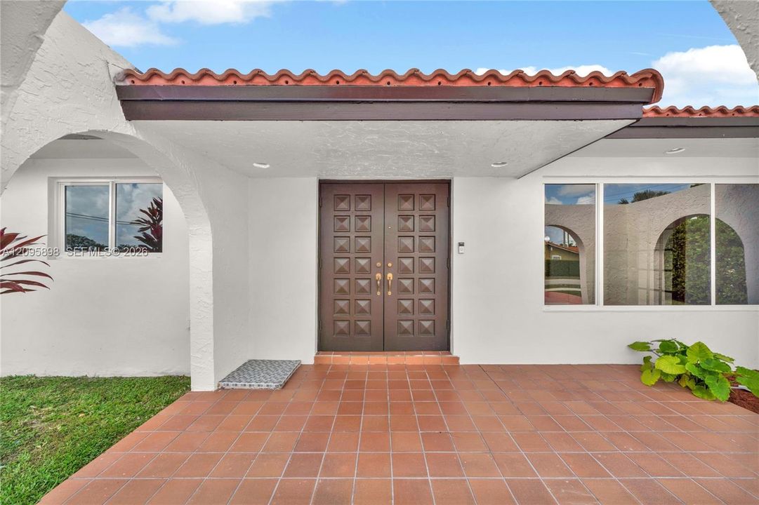 For Rent: $3,500 (3 beds, 2 baths, 1416 Square Feet)