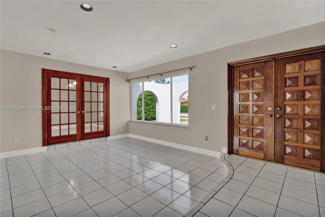 For Rent: $3,500 (3 beds, 2 baths, 1416 Square Feet)
