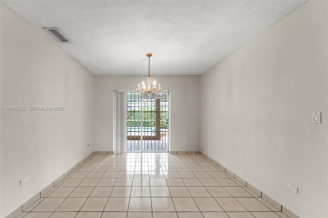 En Venta: $829,000 (3 camas, 2 baños, 1902 Pies cuadrados)