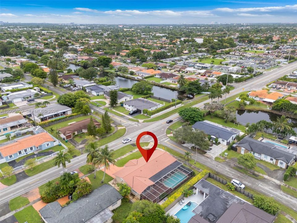 En Venta: $829,000 (3 camas, 2 baños, 1902 Pies cuadrados)