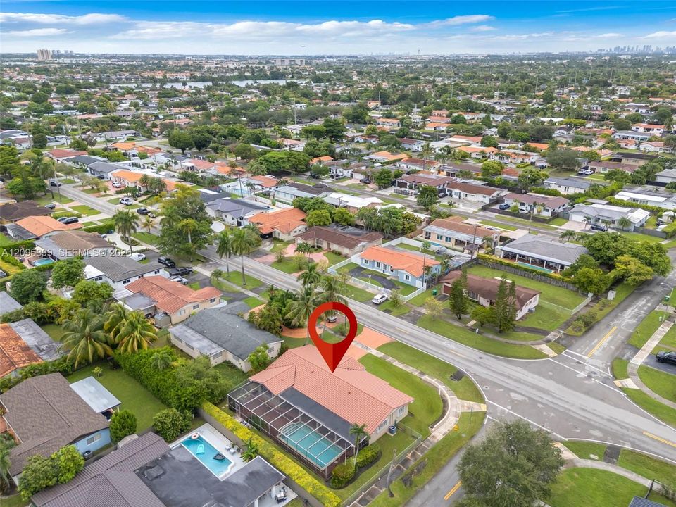 En Venta: $829,000 (3 camas, 2 baños, 1902 Pies cuadrados)