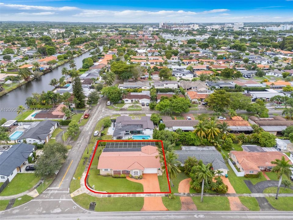 En Venta: $829,000 (3 camas, 2 baños, 1902 Pies cuadrados)