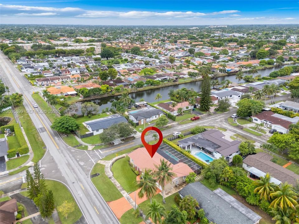 En Venta: $829,000 (3 camas, 2 baños, 1902 Pies cuadrados)