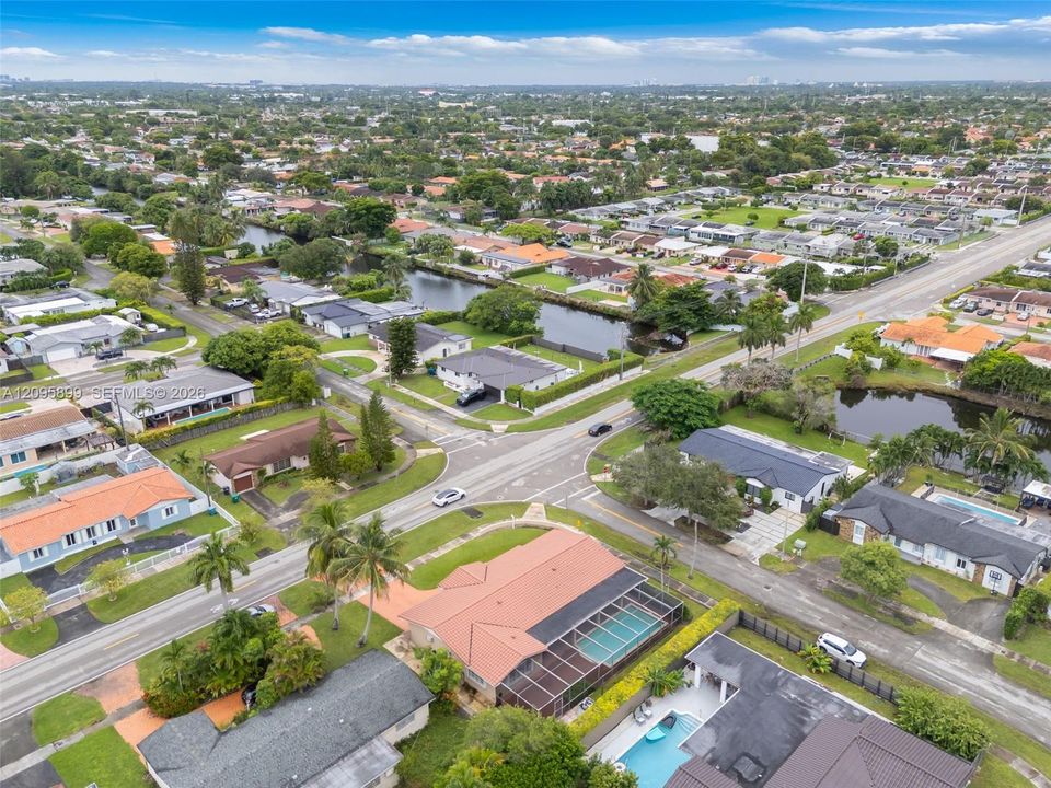 En Venta: $829,000 (3 camas, 2 baños, 1902 Pies cuadrados)