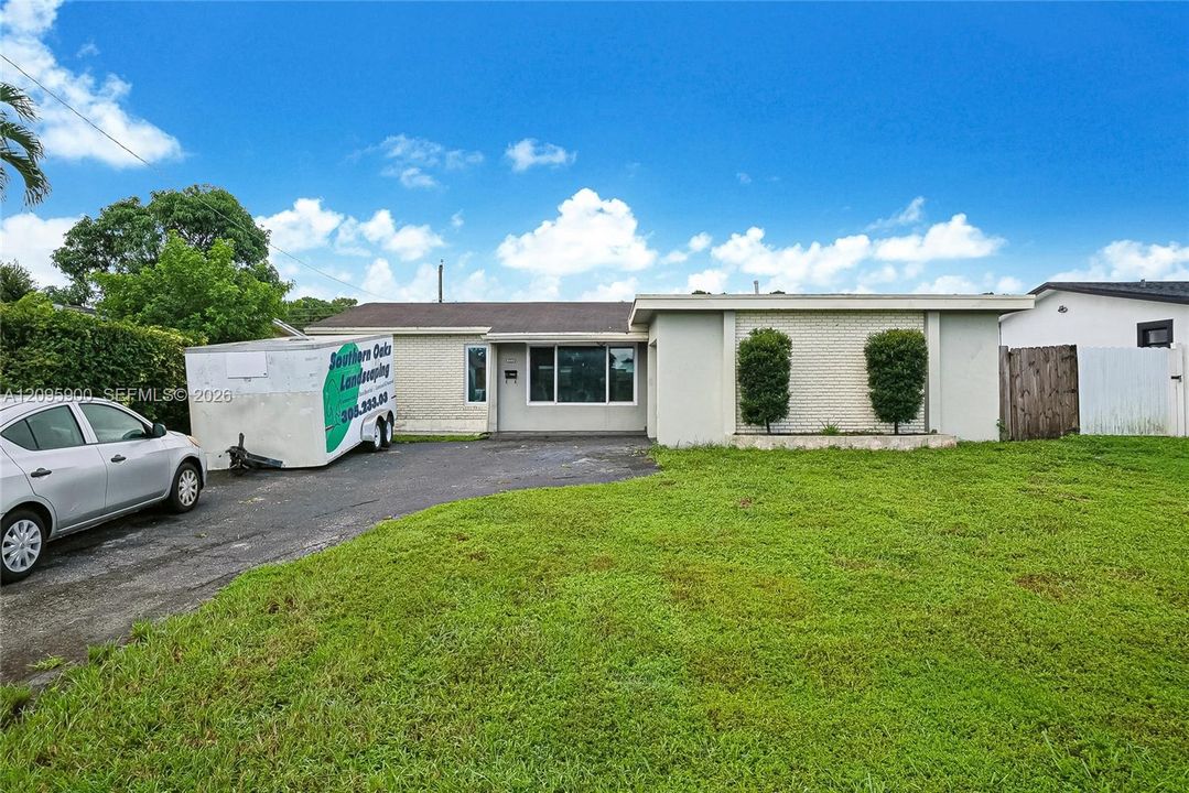 For Sale: $550,000 (4 beds, 2 baths, 1437 Square Feet)
