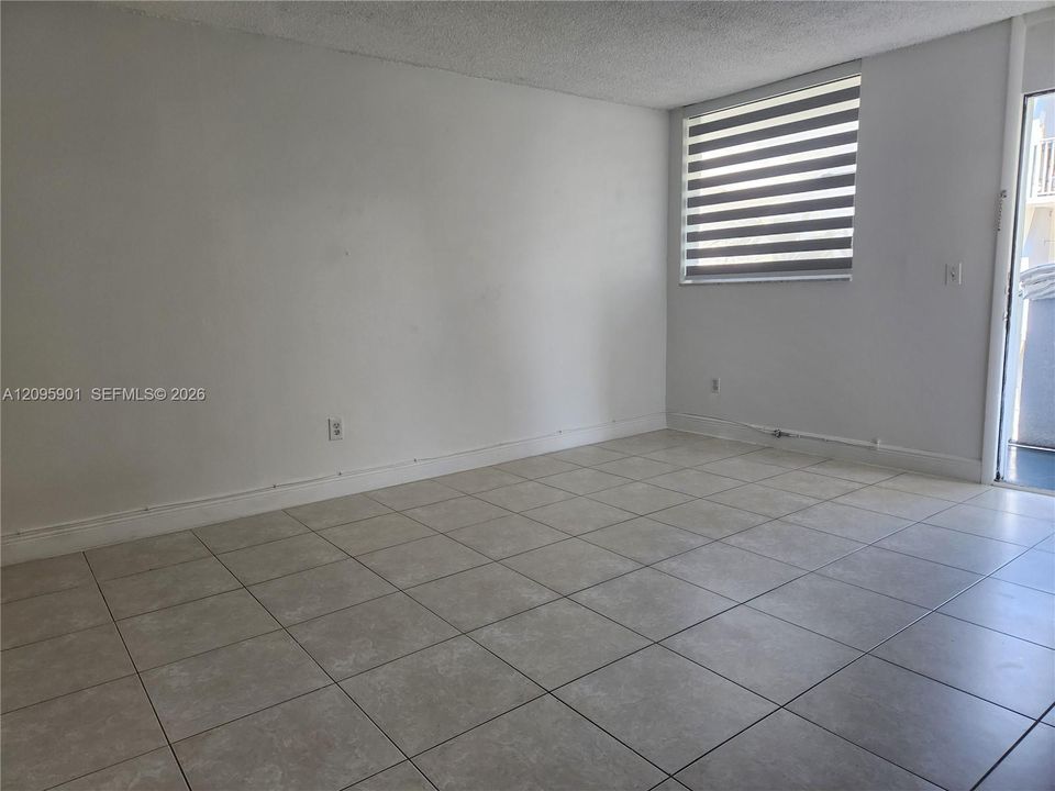 For Rent: $1,800 (1 beds, 1 baths, 620 Square Feet)