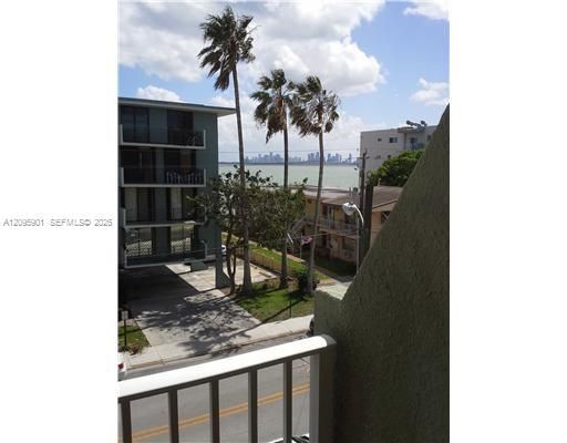For Rent: $1,800 (1 beds, 1 baths, 620 Square Feet)