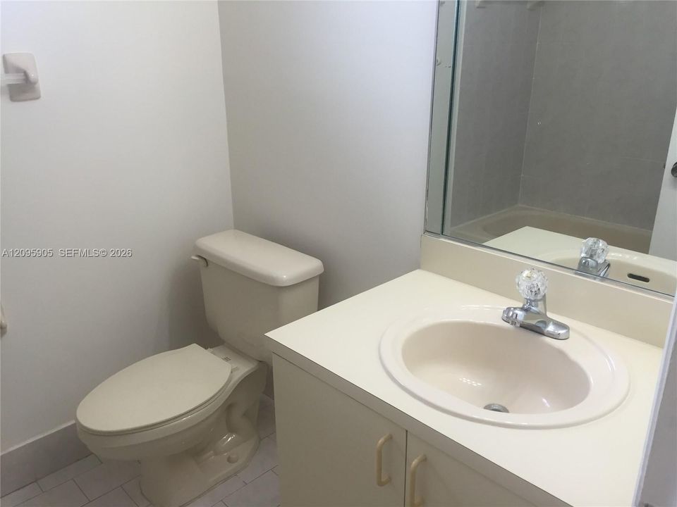 For Rent: $2,400 (2 beds, 2 baths, 1000 Square Feet)