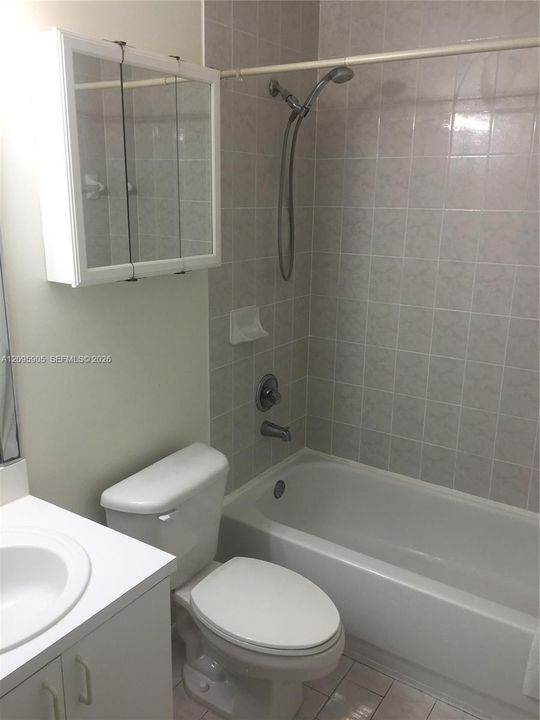For Rent: $2,400 (2 beds, 2 baths, 1000 Square Feet)