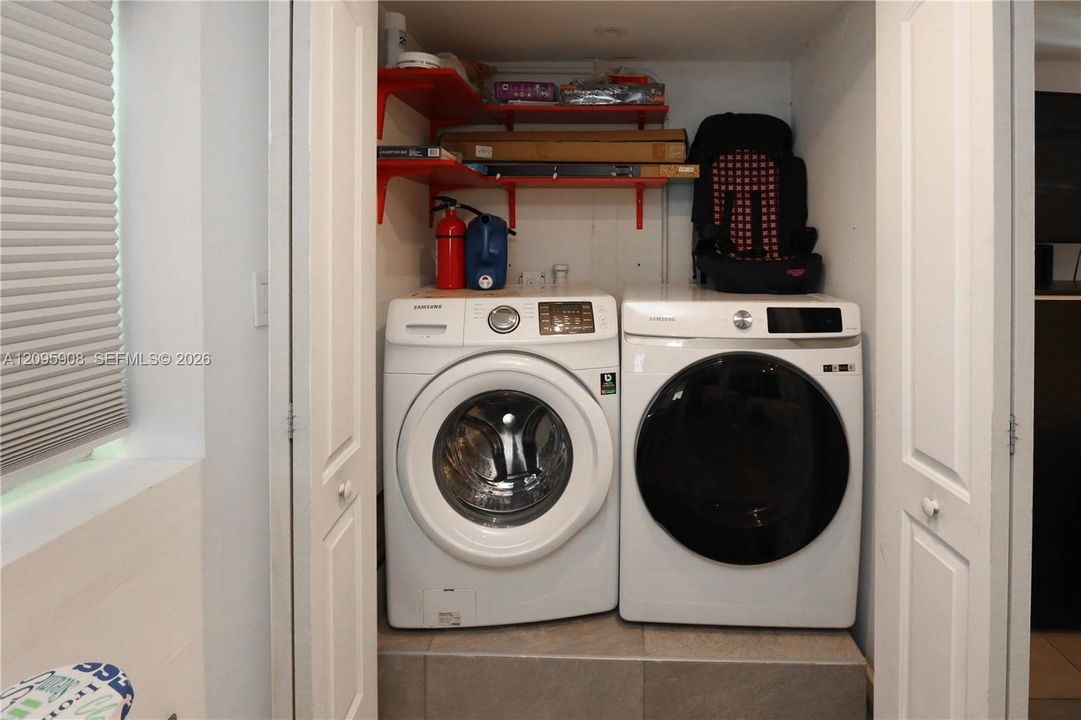 На продажу: $959,000 (3 спален, 2 ванн, 1772 Квадратных фут)