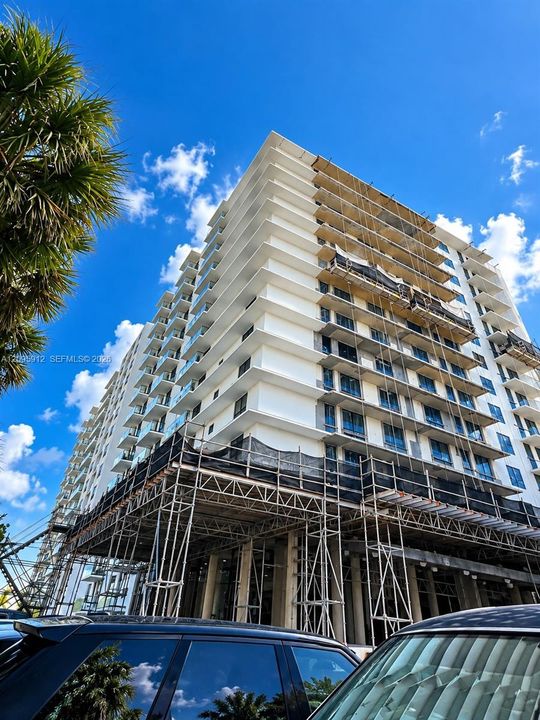 For Rent: $3,000 (1 beds, 1 baths, 1015 Square Feet)