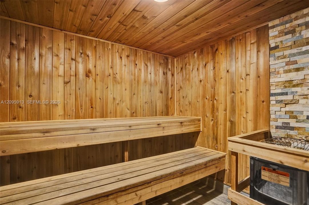 En Venta: $300,000 (2 camas, 2 baños, 1360 Pies cuadrados)