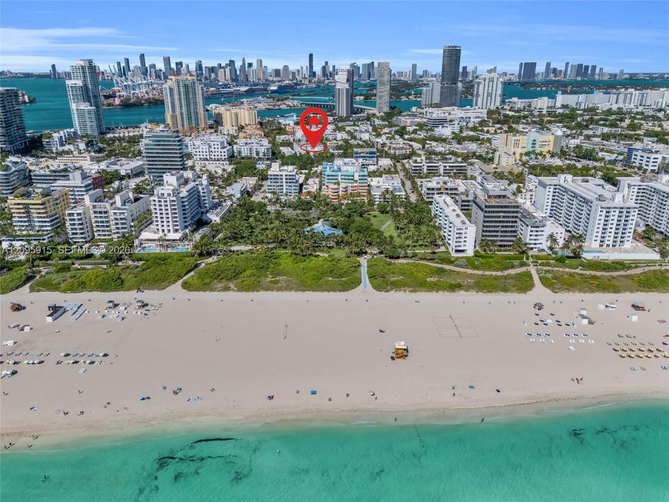 For Sale: $410,000 (1 beds, 1 baths, 708 Square Feet)