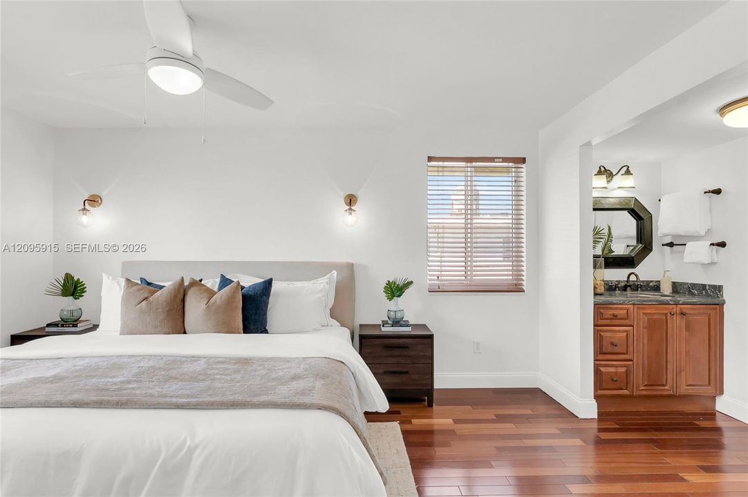 For Sale: $410,000 (1 beds, 1 baths, 708 Square Feet)