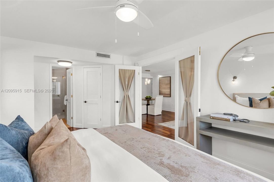 For Sale: $410,000 (1 beds, 1 baths, 708 Square Feet)