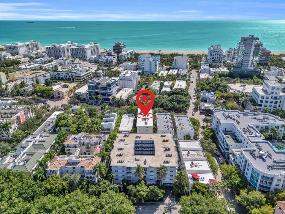 For Sale: $410,000 (1 beds, 1 baths, 708 Square Feet)