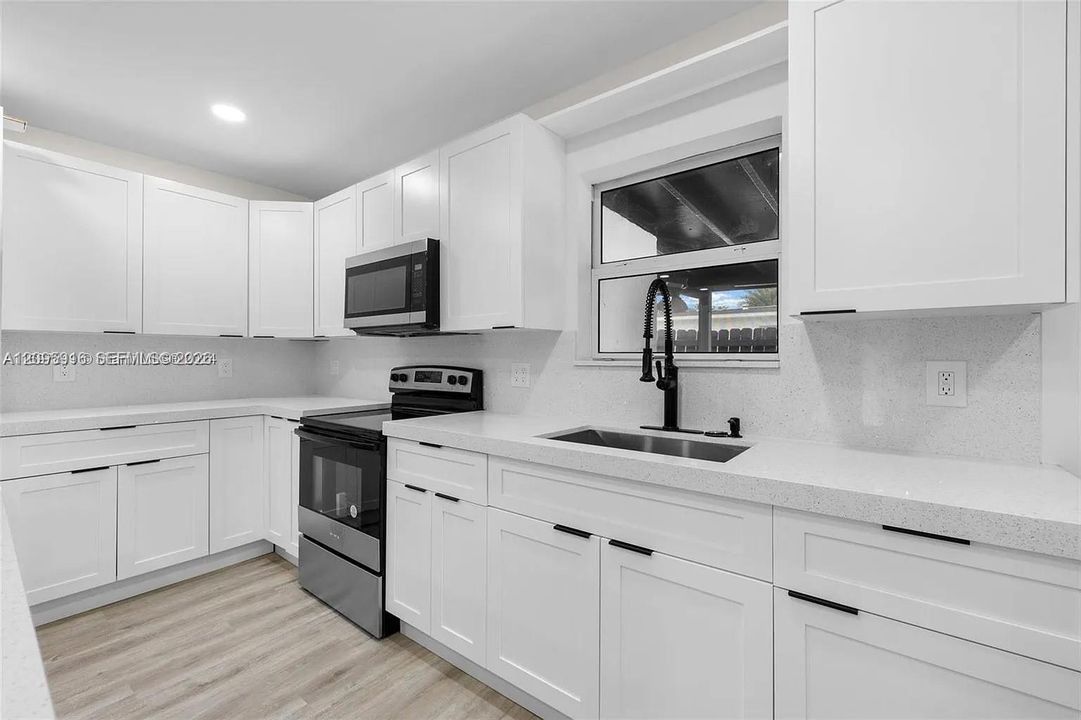 En Renta: $3,950 (4 camas, 2 baños, 1596 Pies cuadrados)