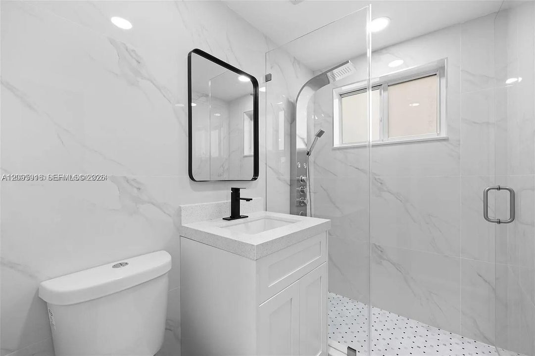 En Renta: $3,950 (4 camas, 2 baños, 1596 Pies cuadrados)